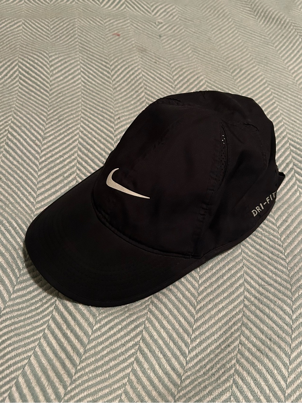Nike Dry Fit Featherlight Running Hat